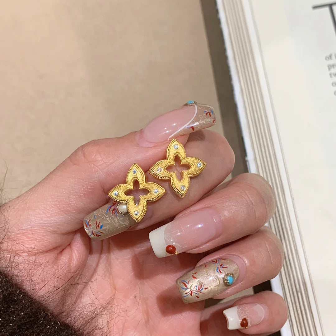 Retro Brushed Finish Openwork Four-Leaf Clover Stud Earrings, Necklace and Bracelet