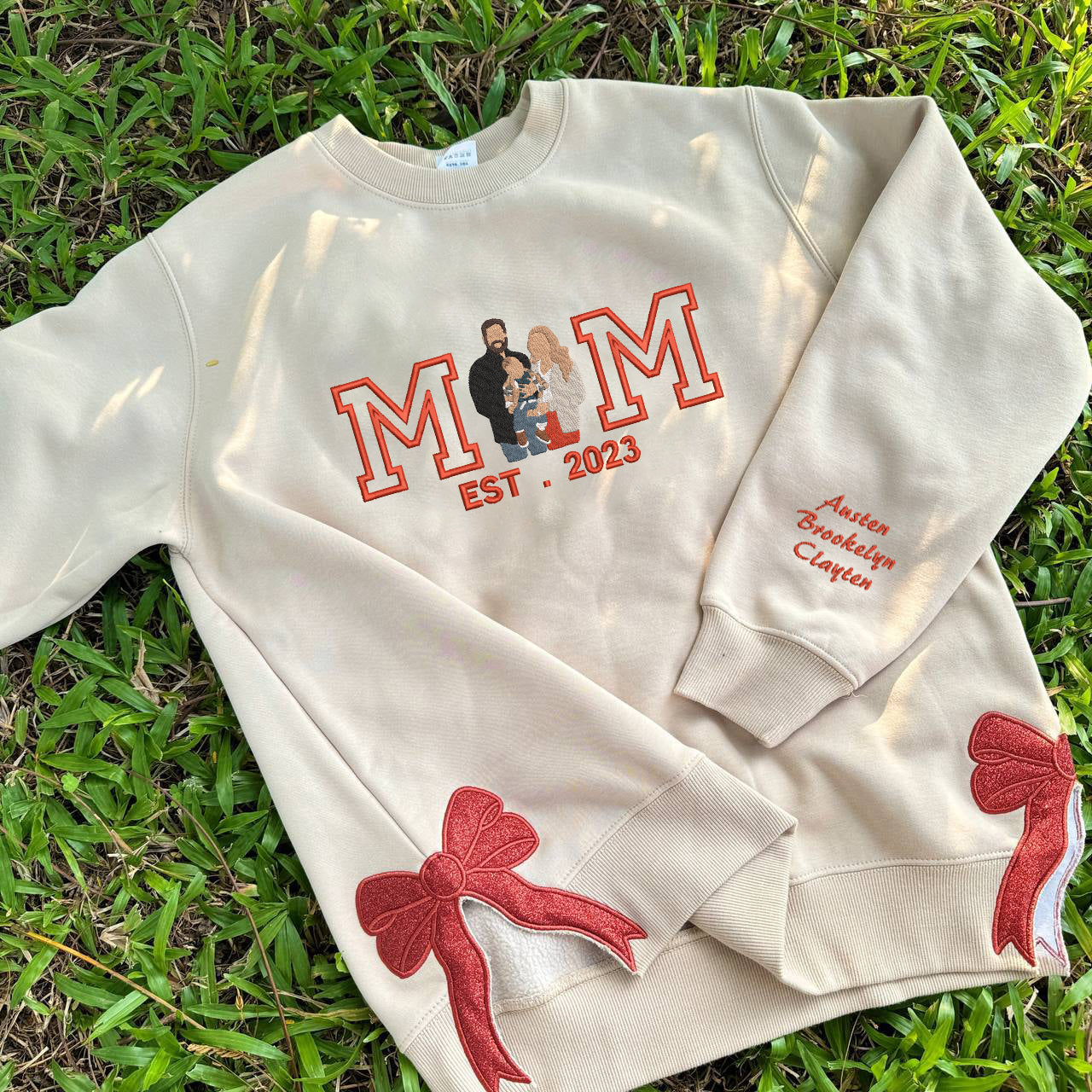 Sweat-shirt à capuche personnalisé avec photo de famille brodée et nœud à paillettes pour Noël